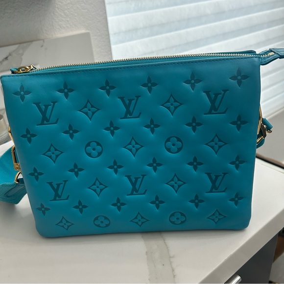 Louis Vuitton RARE Coussin PM in Turquoise - Picture 2 of 16